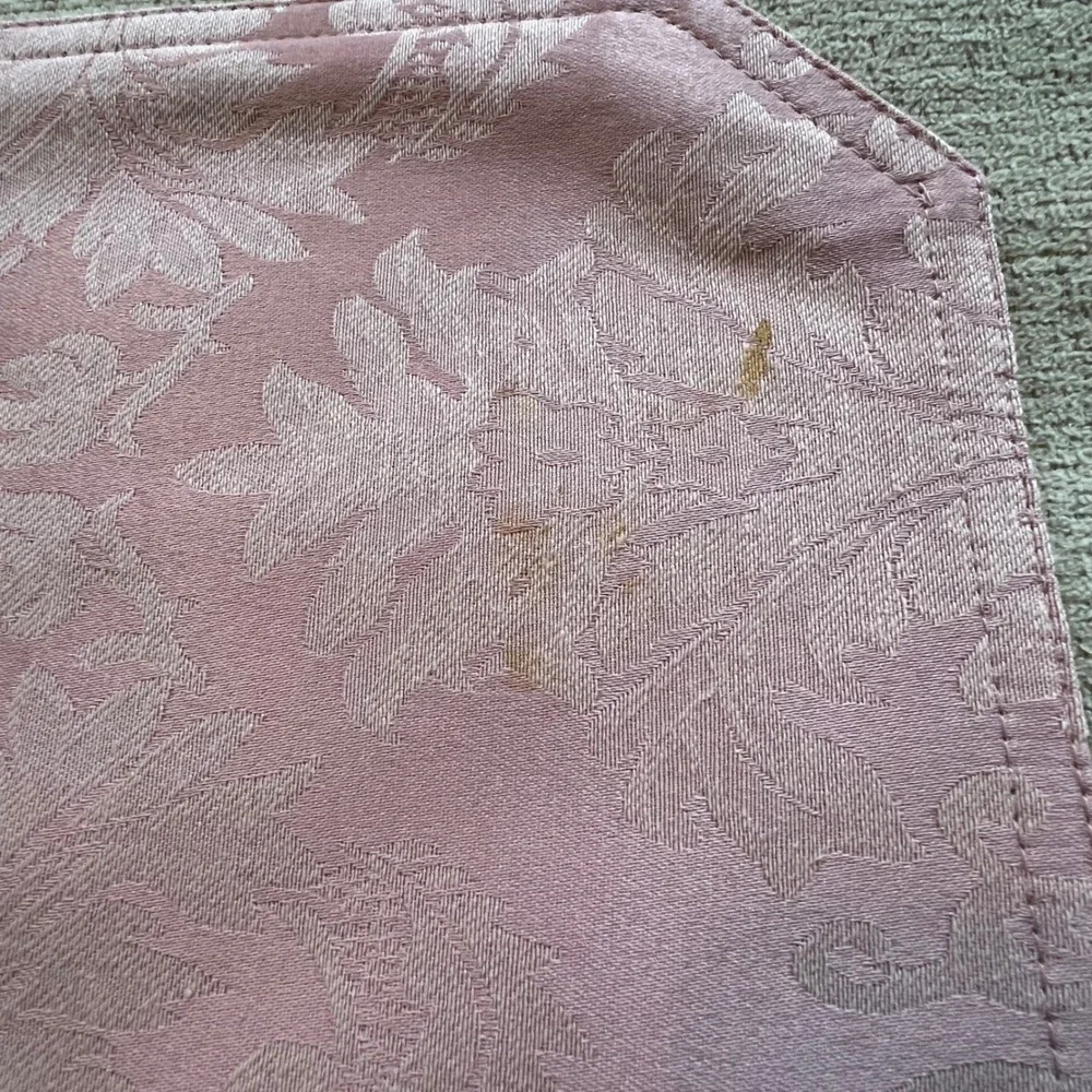 Vintage Pink Damask Floral Jacquard Placemats Set of 4‎ Clipped Corners 19x13